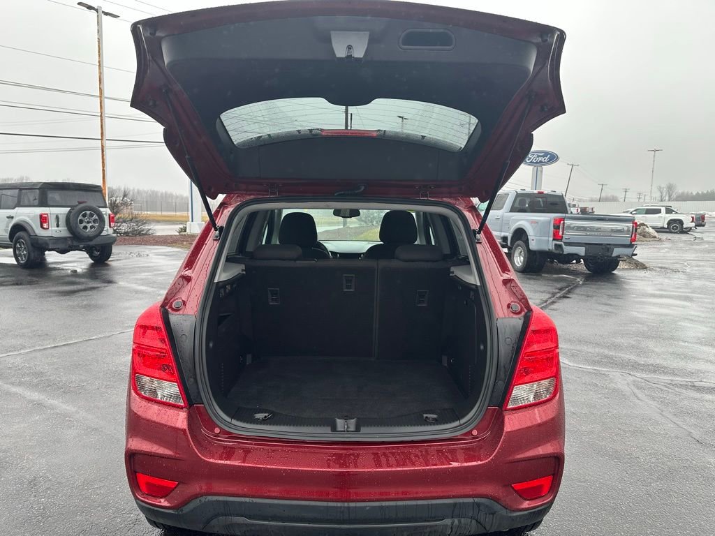Used 2022 Chevrolet Trax LS w/ Tint and Cruise Package image 5
