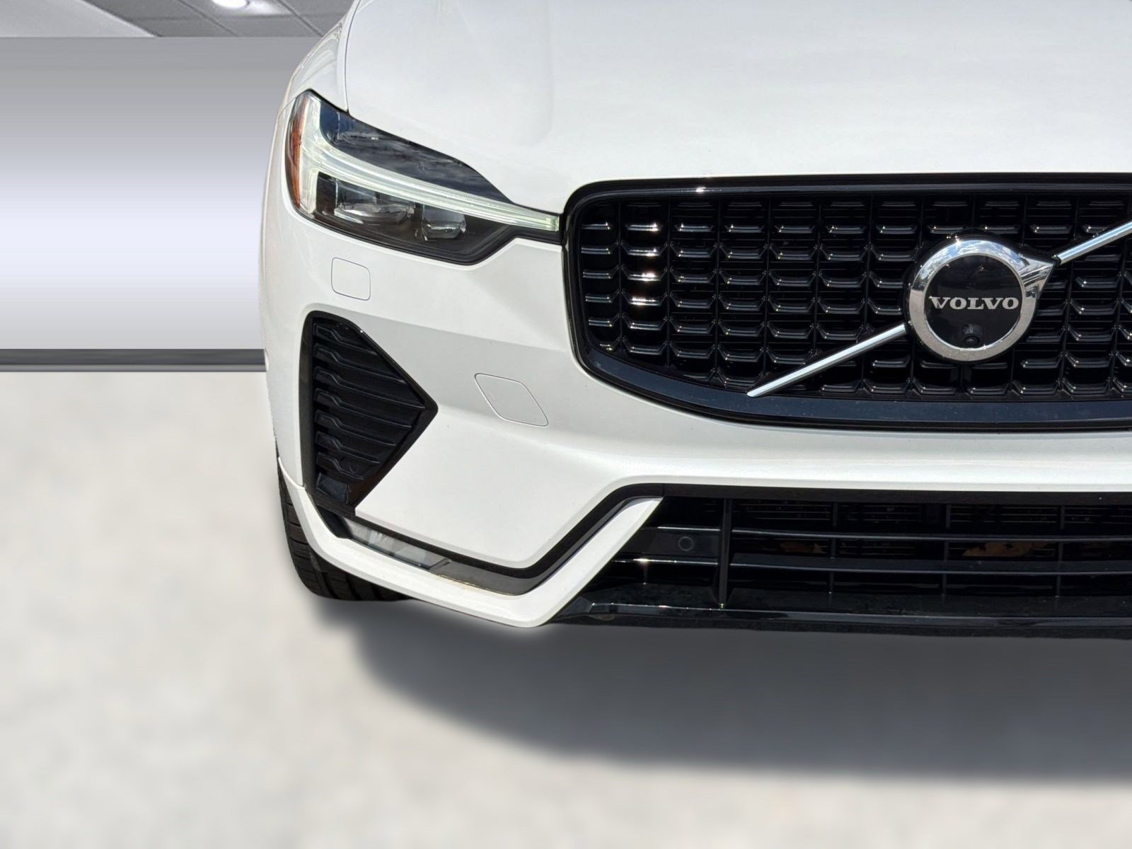 Certified 2023 Volvo XC60 B5 Plus w/ Climate Package FWD image 28