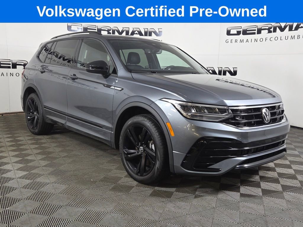Certified 2023 Volkswagen Tiguan SE R-Line image 3