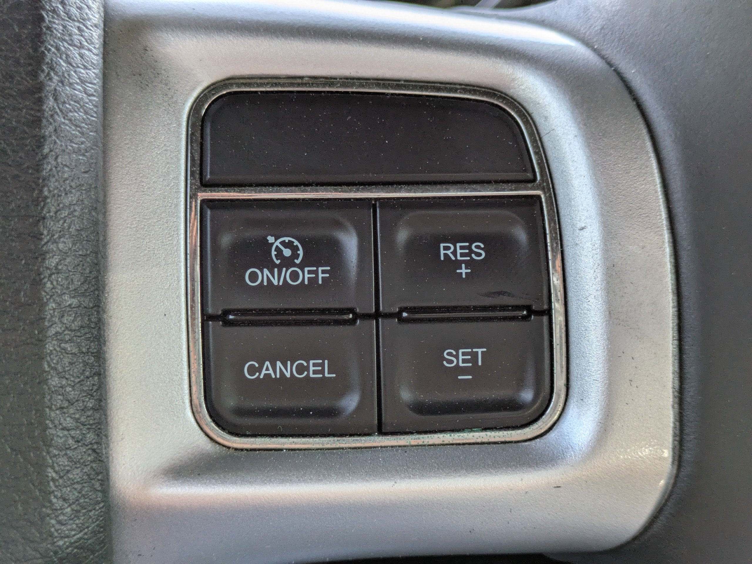 Used 2013 Dodge Challenger R/T image 25