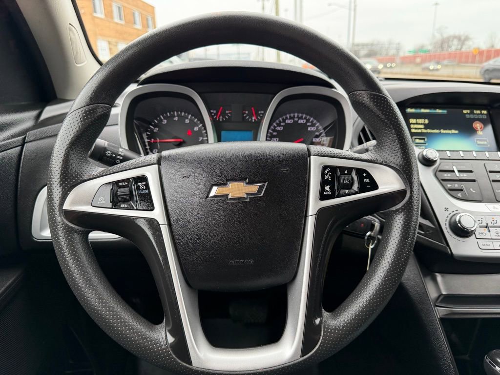 Used 2017 Chevrolet Equinox LT FWD image 25