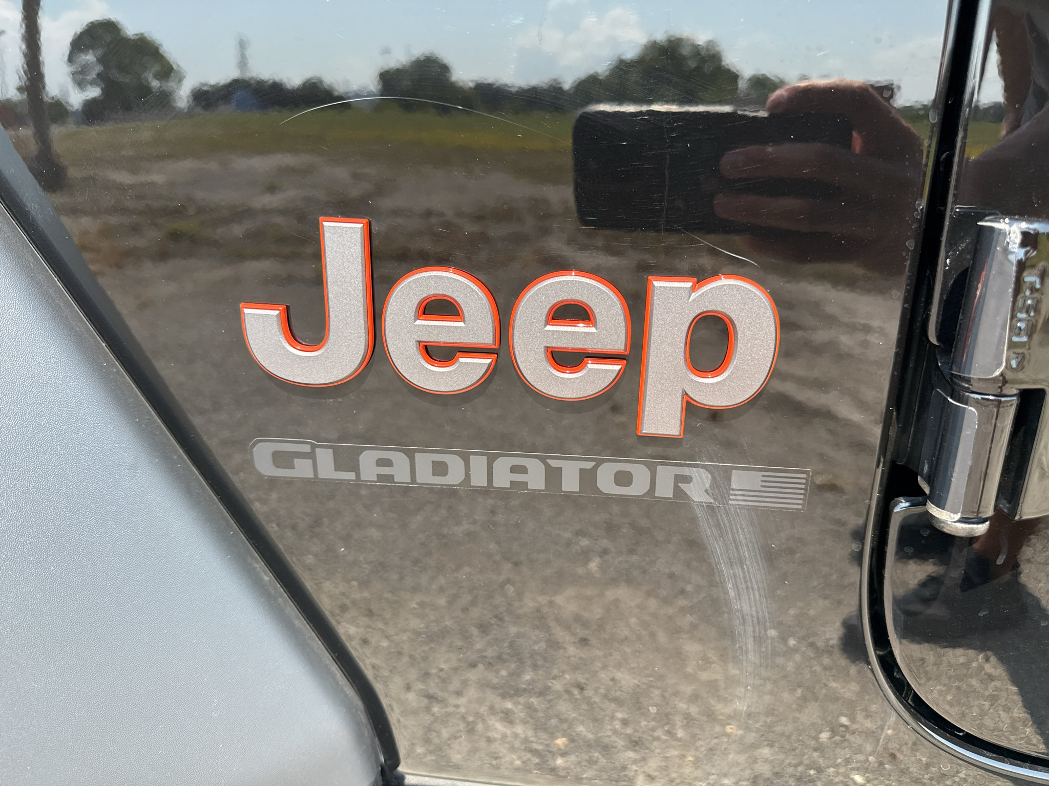 Used 2025 Jeep Gladiator Mojave AWD/4WD image 12