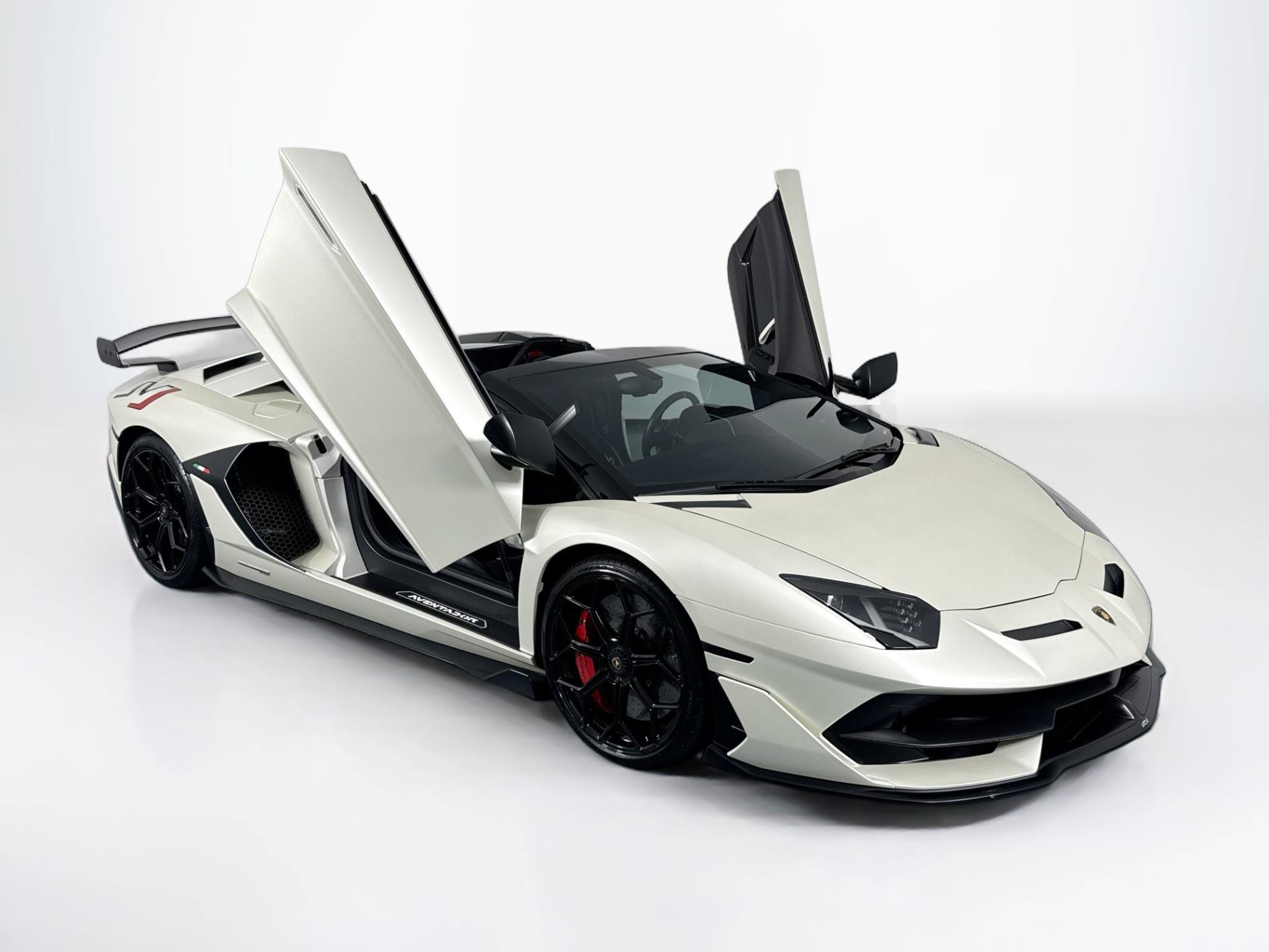 Used 2020 Lamborghini Aventador SVJ AWD/4WD image 76