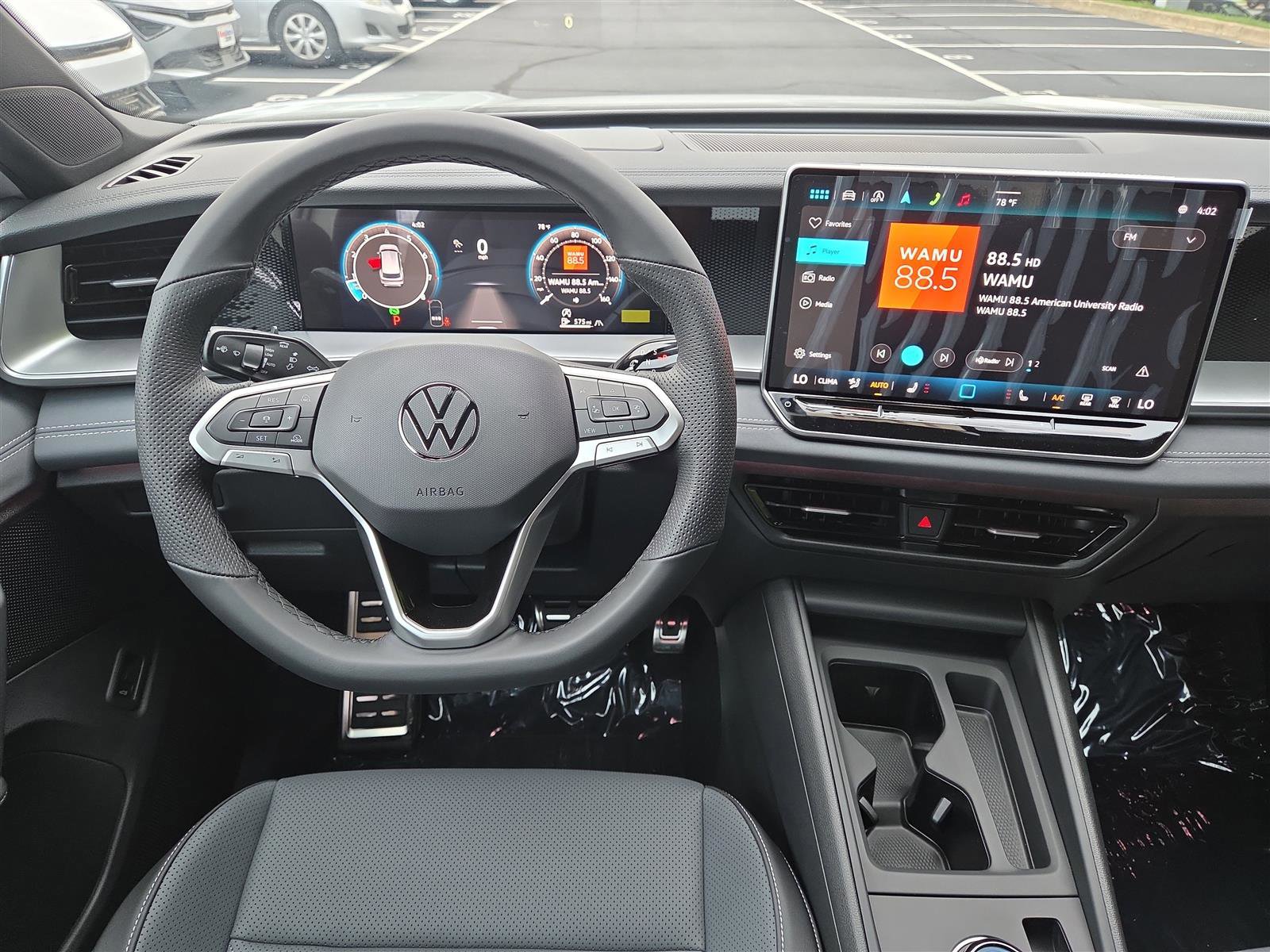 New 2025 Volkswagen Tiguan SE R-Line image 17