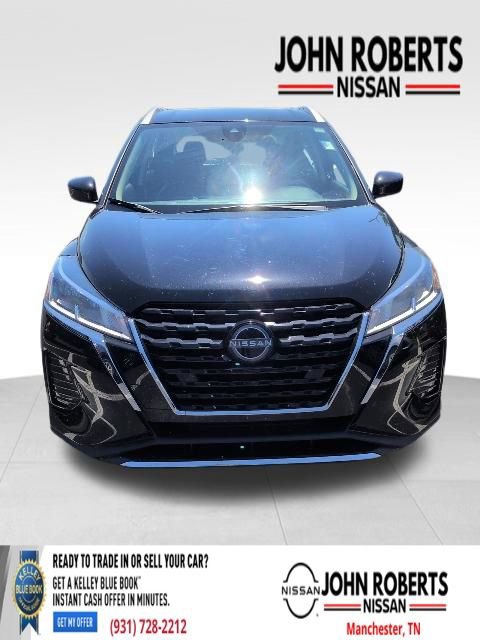 Used 2023 Nissan Kicks SV FWD image 2