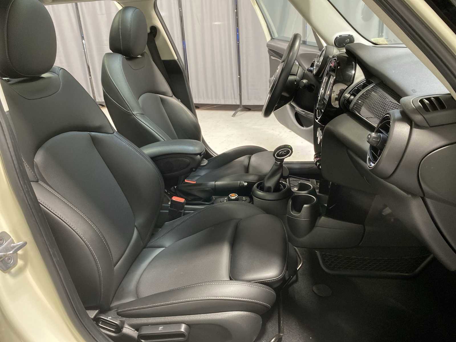 Used 2018 MINI Cooper S image 14