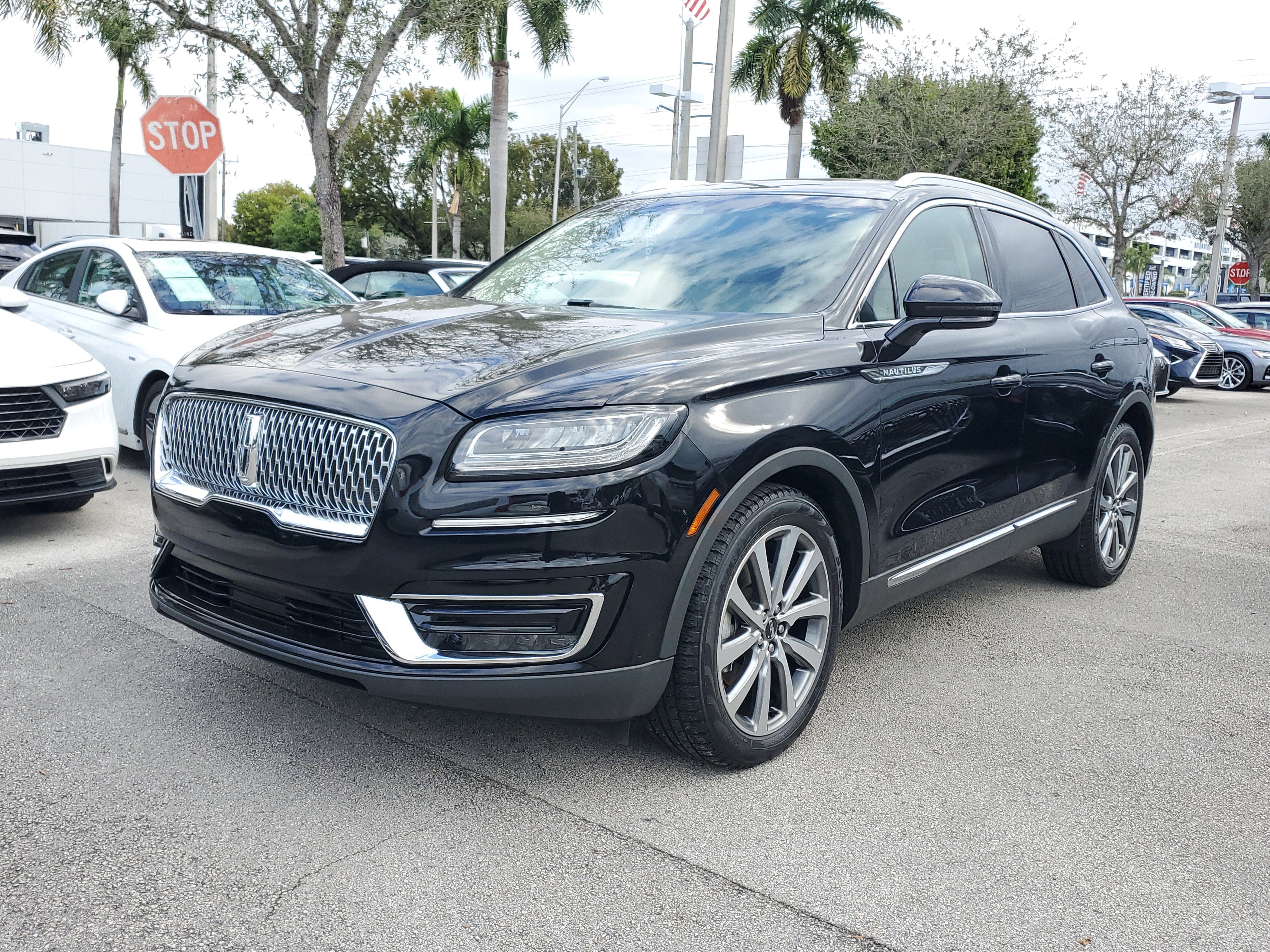 Used 2019 Lincoln Nautilus Select image 4
