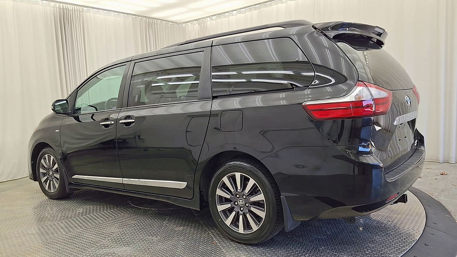 Certified 2019 Toyota Sienna Limited Premium w/ Protection Package AWD/4WD image 13