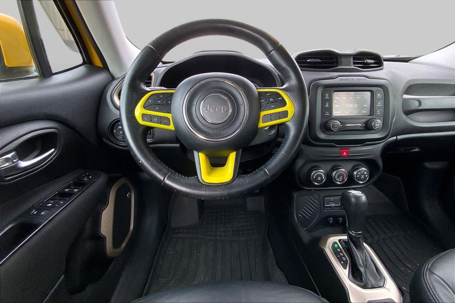 Used 2016 Jeep Renegade Latitude FWD image 6