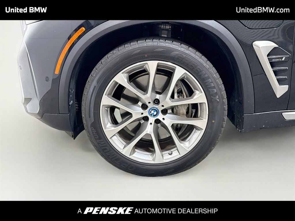 Used 2024 BMW X5 xDrive50e w/ Parking Assistance Package AWD/4WD image 9