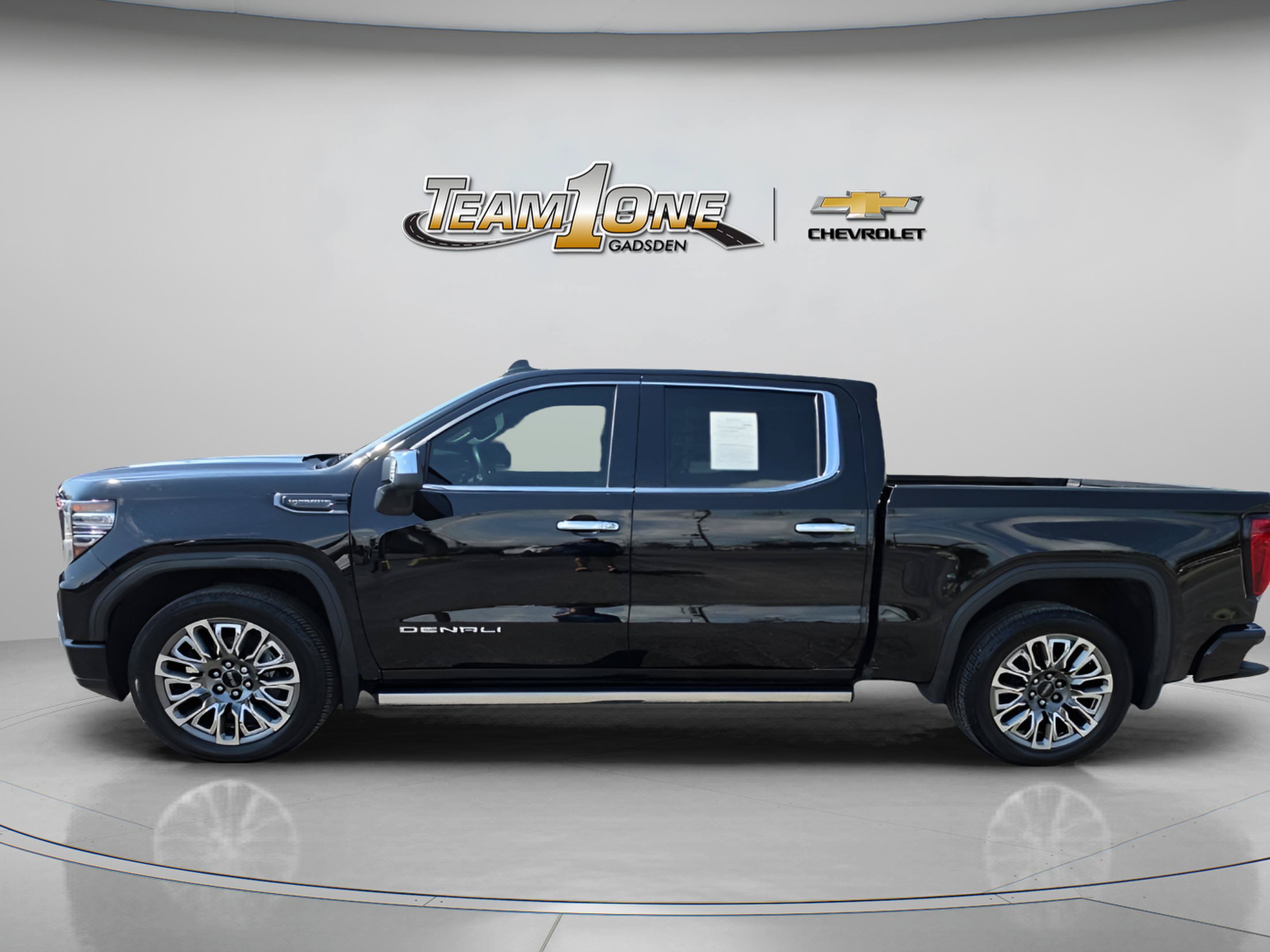 Used 2024 GMC Sierra 1500 Denali Ultimate AWD/4WD image 5