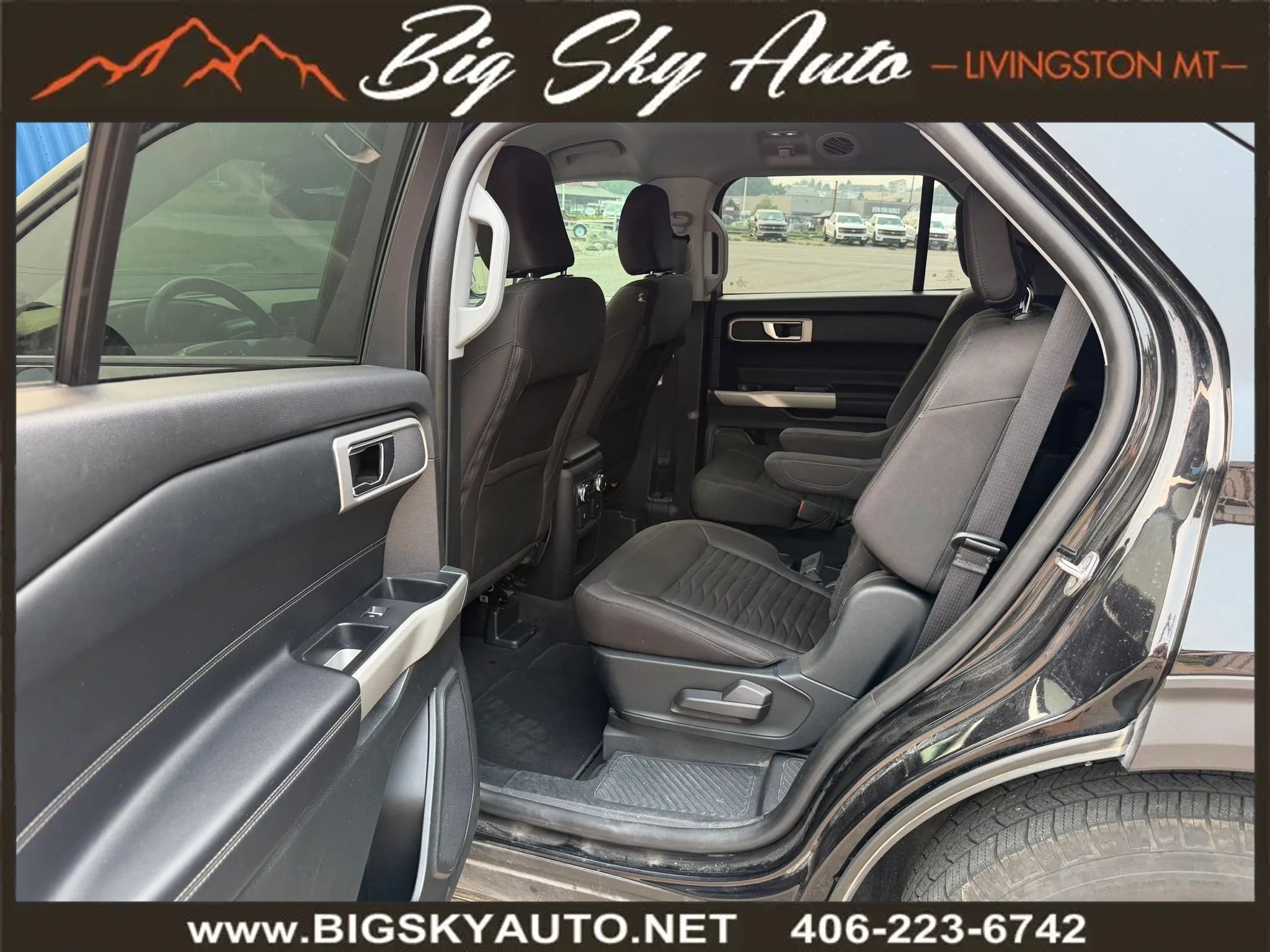 Used 2021 Ford Explorer XLT w/ Class III Trailer Tow Package AWD/4WD image 16