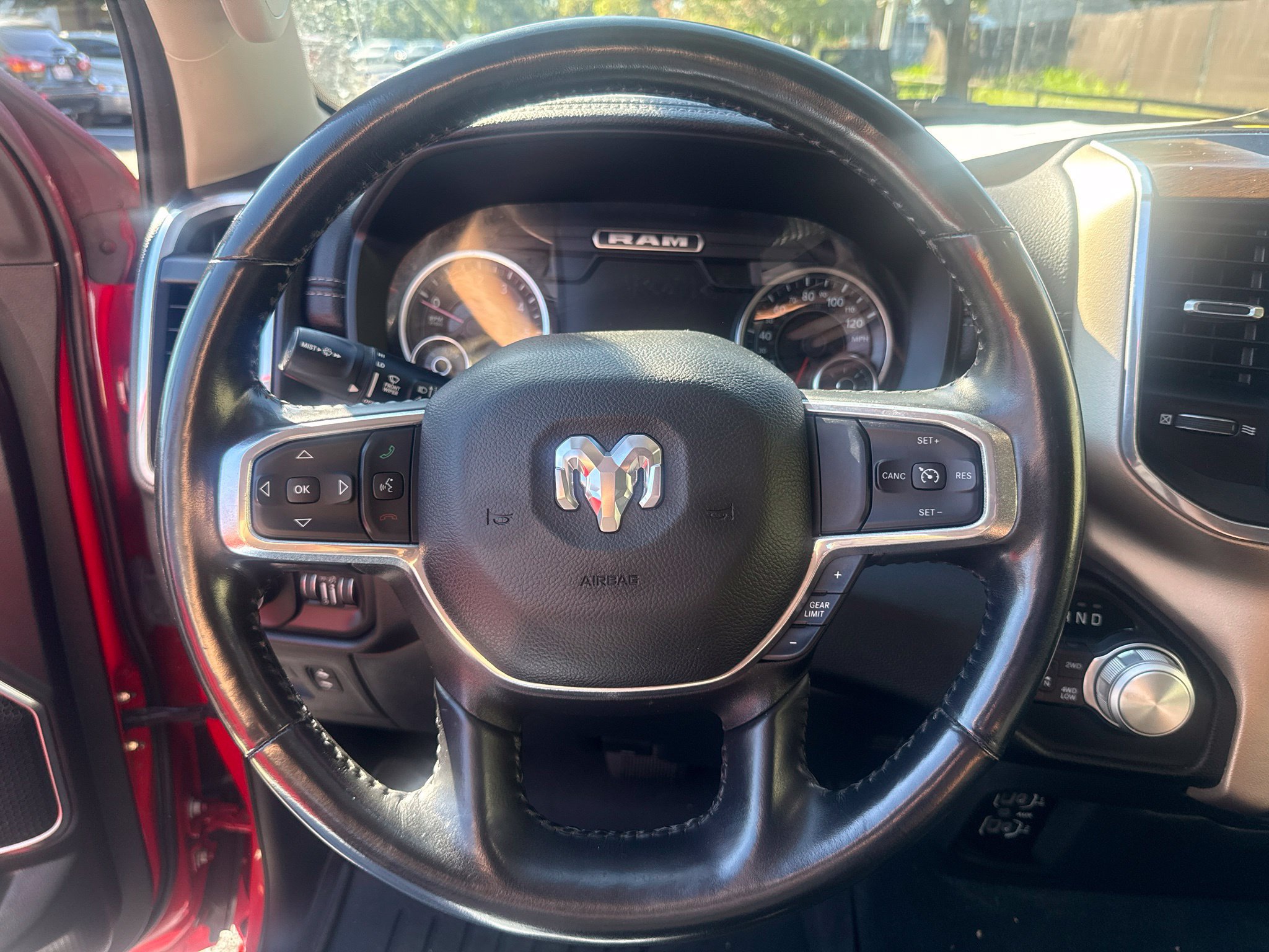 Used 2022 RAM 1500 Laramie AWD/4WD image 17