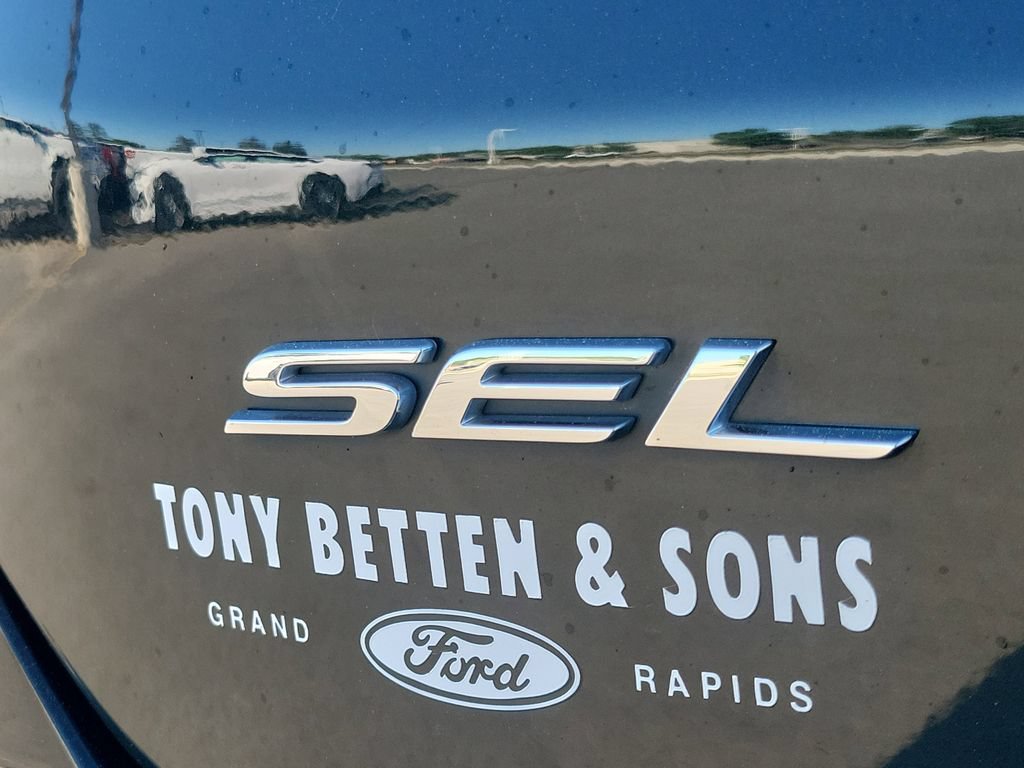 Certified 2022 Ford Edge SEL AWD/4WD image 7