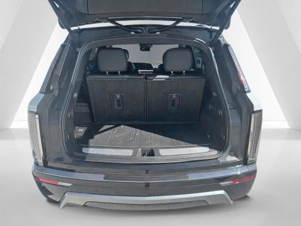 New 2027 Cadillac Vistiq Sport w/ LPO, Floor Liner Package AWD/4WD image 30