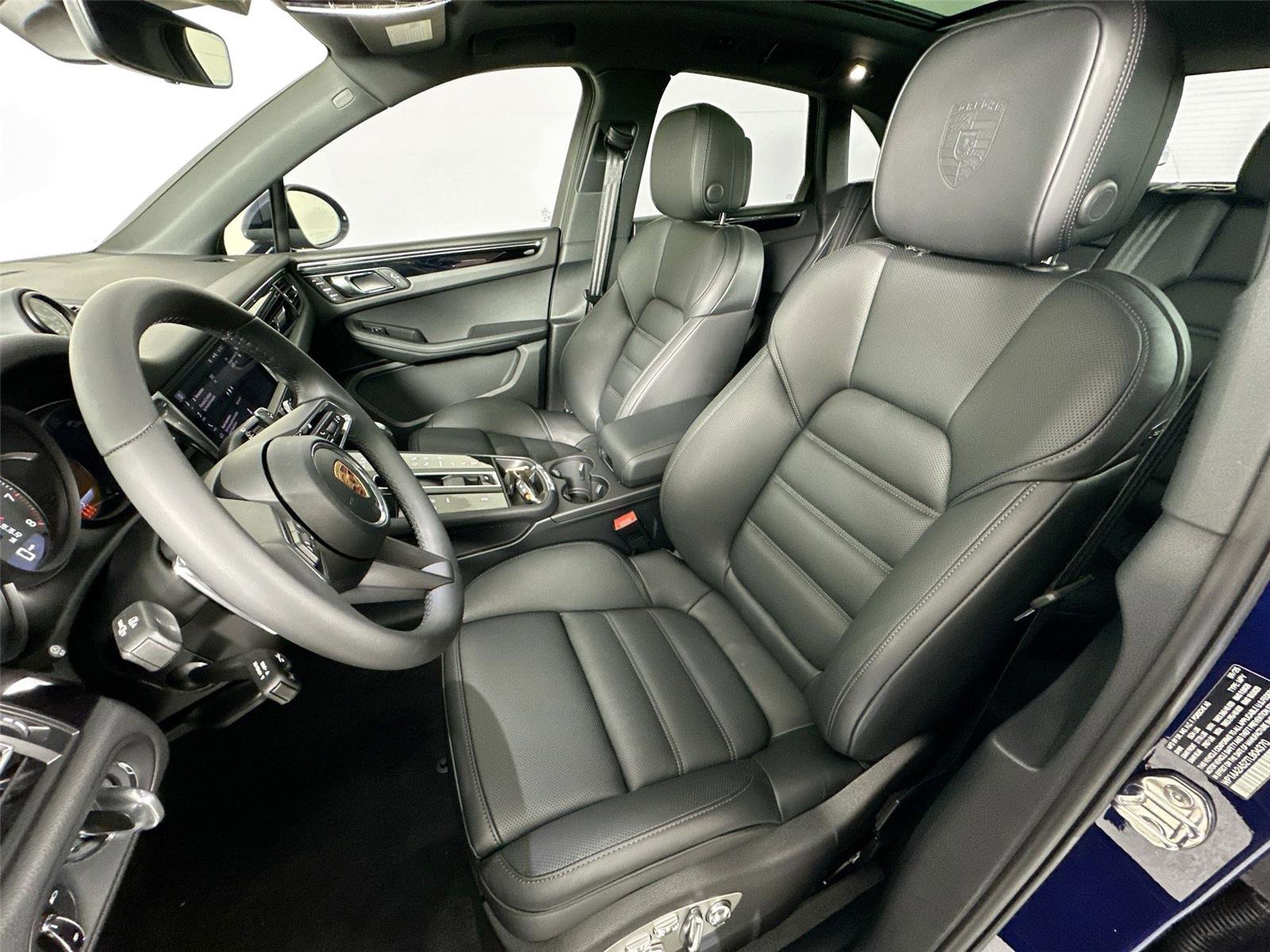 Certified 2026 Porsche Macan Turbo AWD/4WD image 5