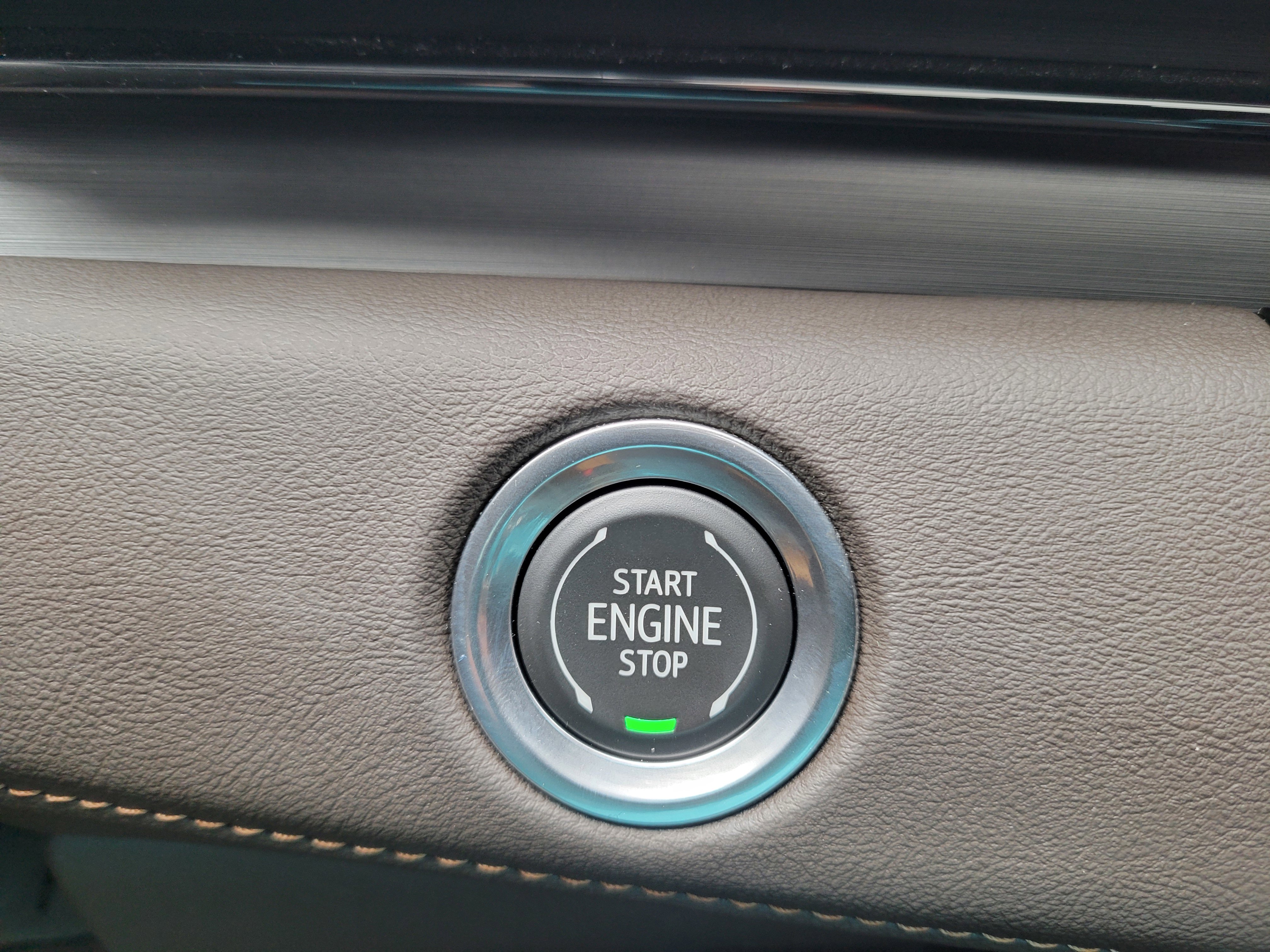 Certified 2023 Cadillac Escalade Premium Luxury AWD/4WD image 19