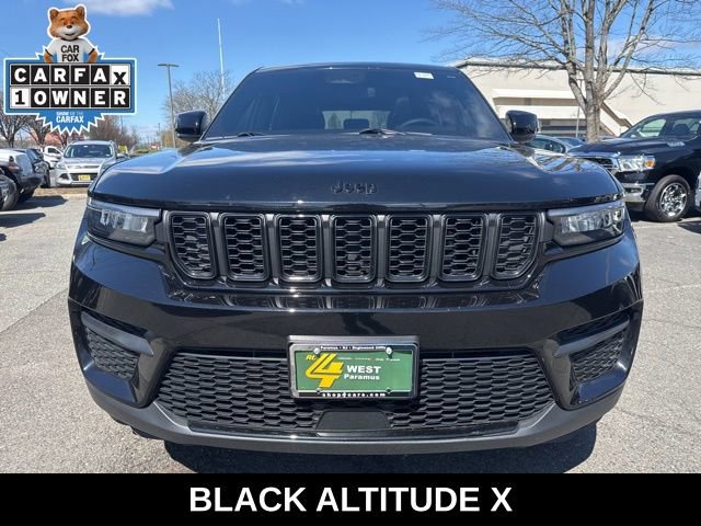 Used 2024 Jeep Grand Cherokee Altitude image 2