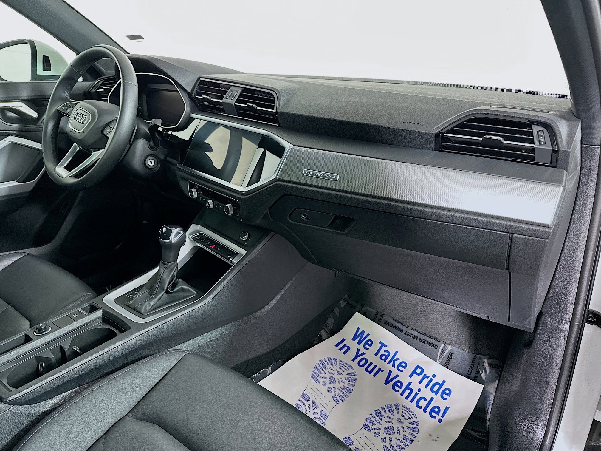 Used 2025 Audi Q3 2.0T Premium image 28