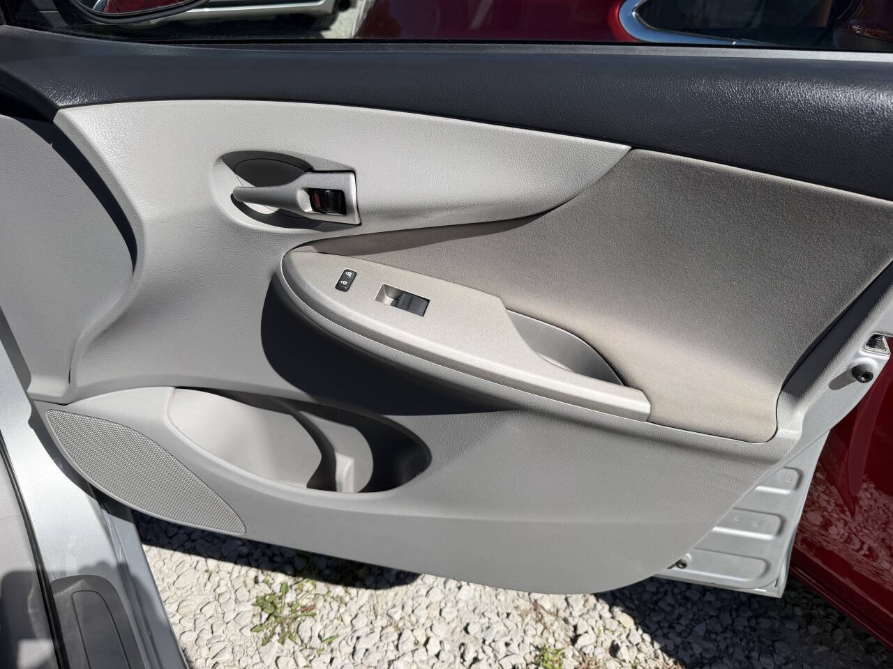 Used 2013 Toyota Corolla LE w/ Premium Pkg FWD image 23