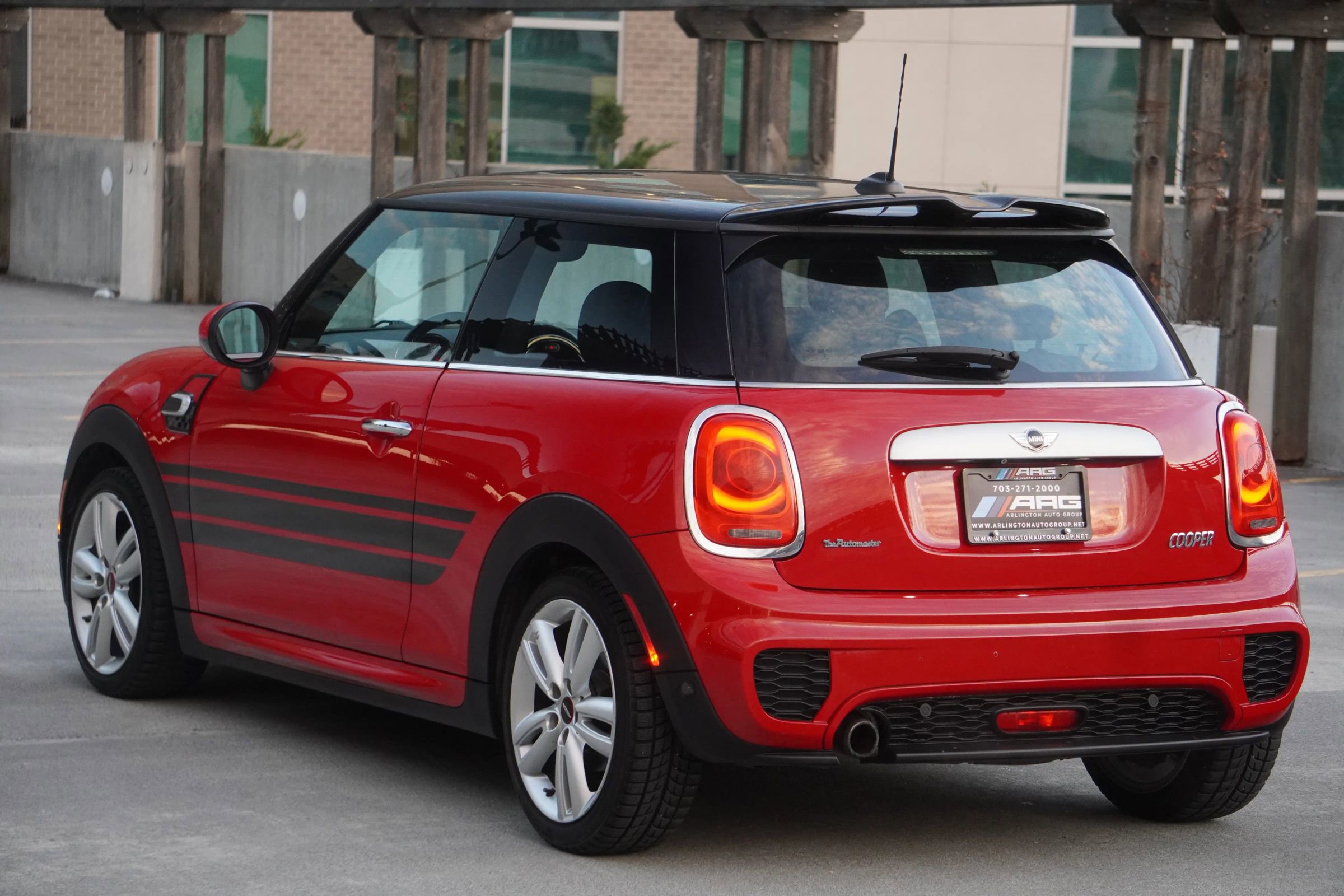 Used 2015 MINI Cooper 2-Door Hardtop image 21