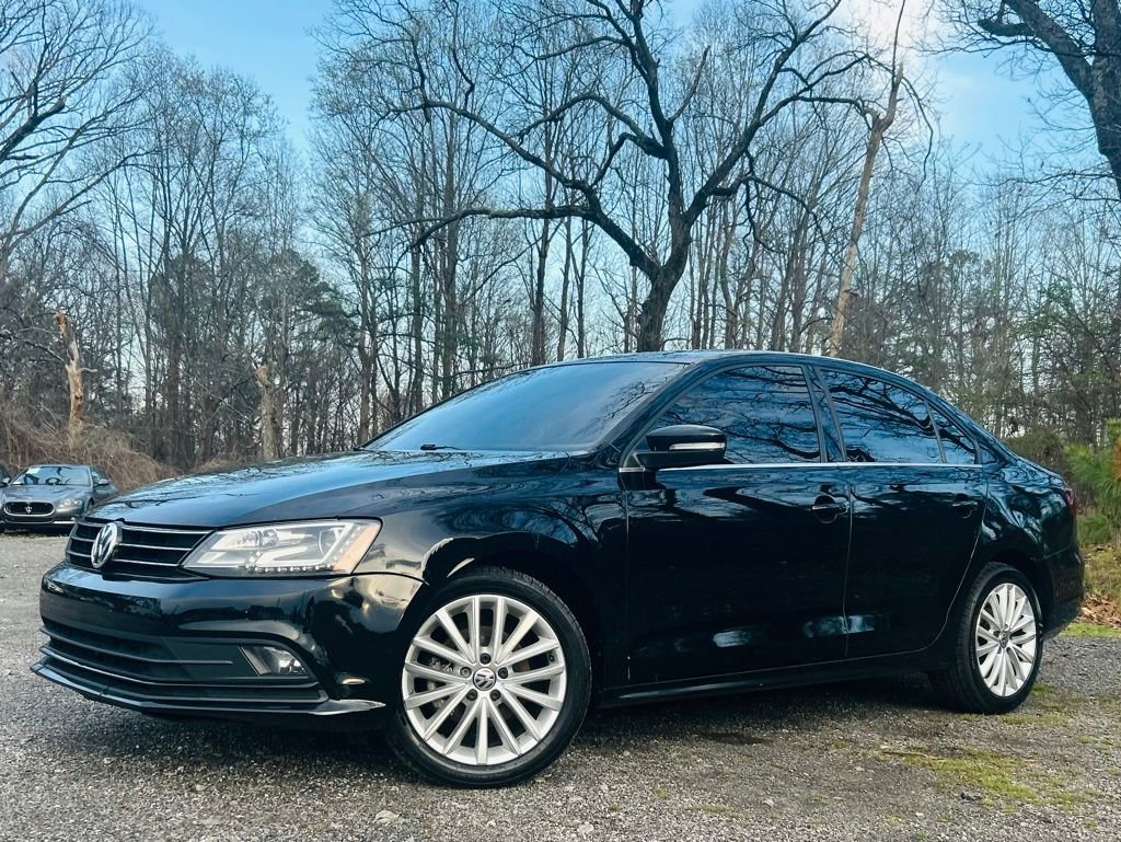 Used 2016 Volkswagen Jetta SEL w/ Lighting Package FWD image 2