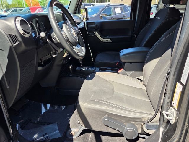 Used 2016 Jeep Wrangler Unlimited Sahara image 11