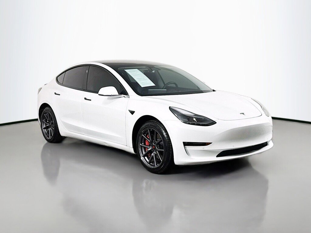 Used 2020 Tesla Model 3 Standard Range Plus image 7