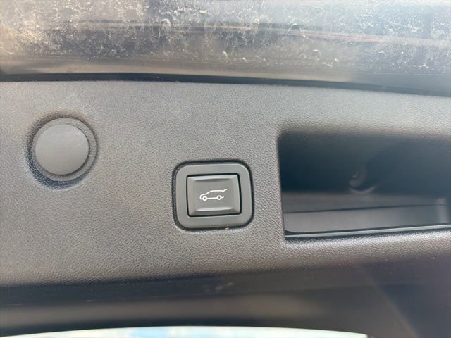 Used 2018 Chevrolet Equinox Premier image 10