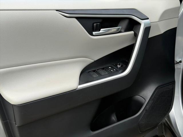 Certified 2019 Toyota RAV4 XLE Premium w/ Carpet Mat Package FWD image 18