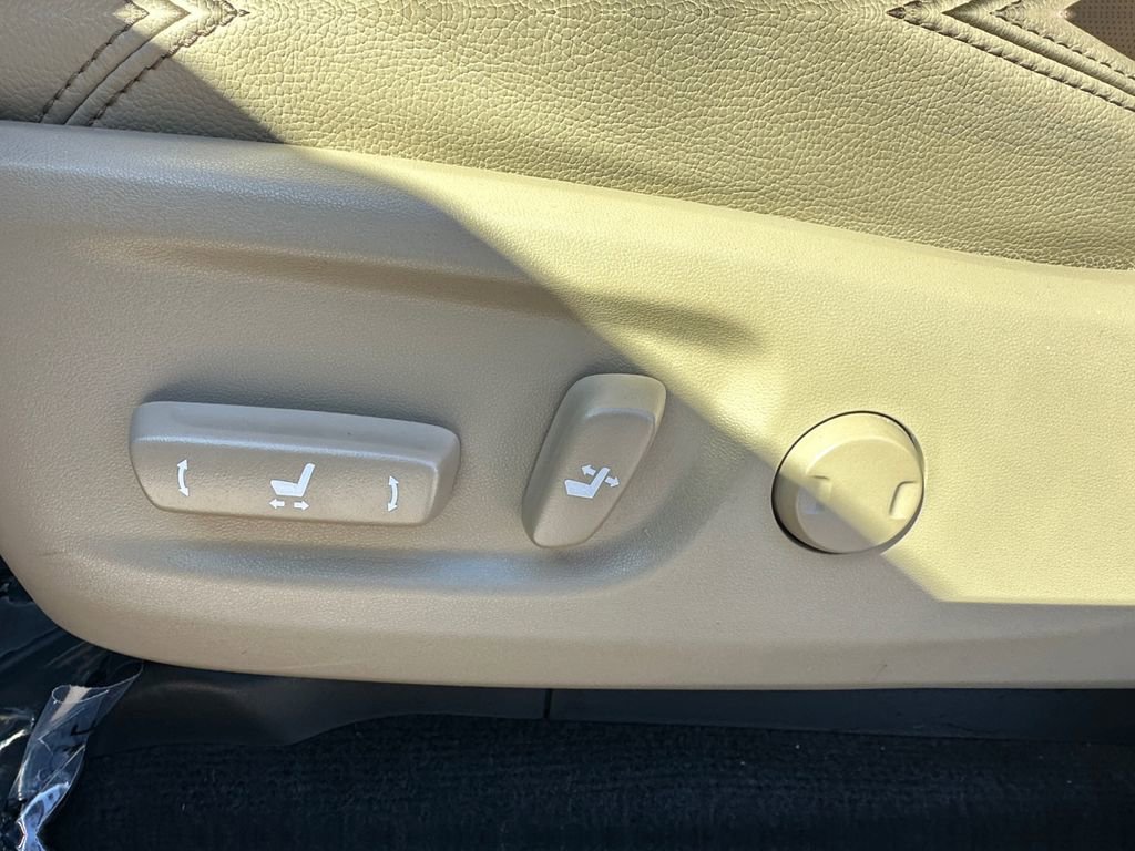 Used 2021 Toyota 4Runner Limited image 10