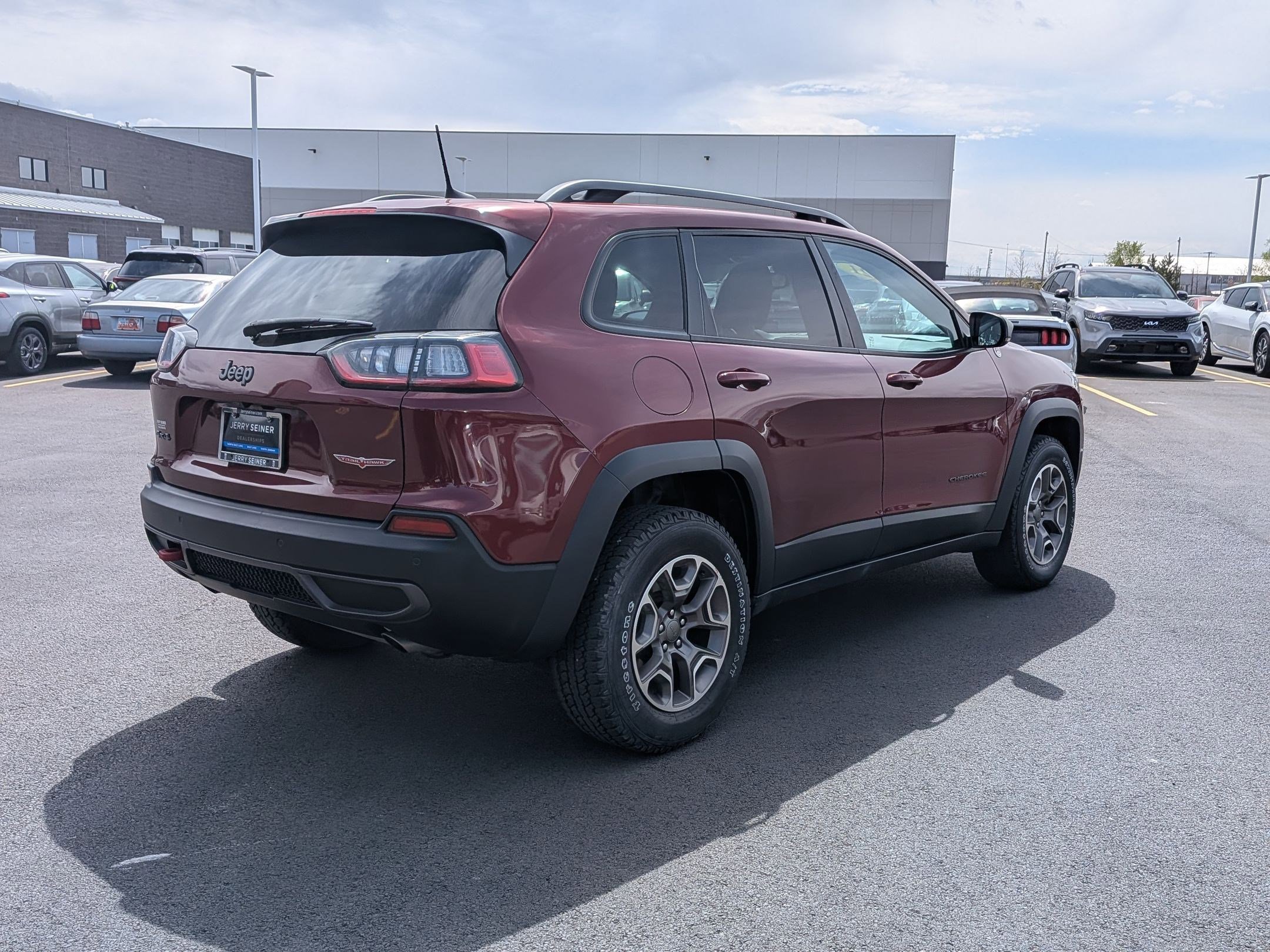 Used 2021 Jeep Cherokee Trailhawk image 6