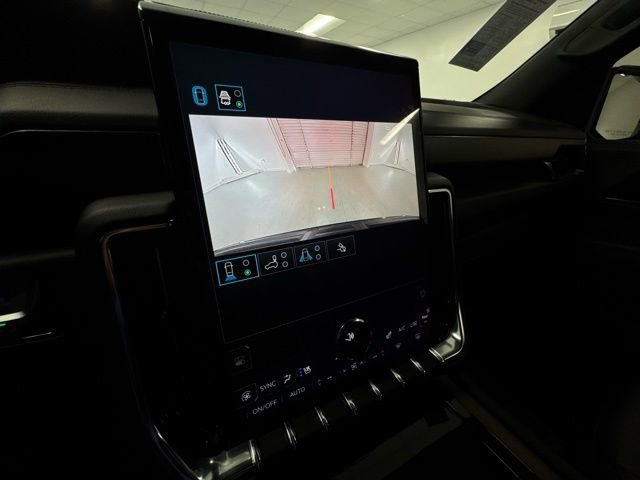 Used 2025 GMC Yukon Denali w/ Sun & Power Step Package image 21