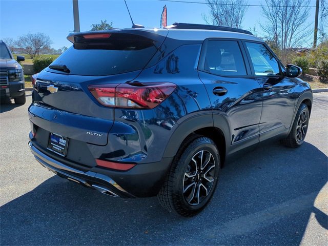 Used 2023 Chevrolet TrailBlazer ACTIV w/ Sun and Liftgate Package image 5