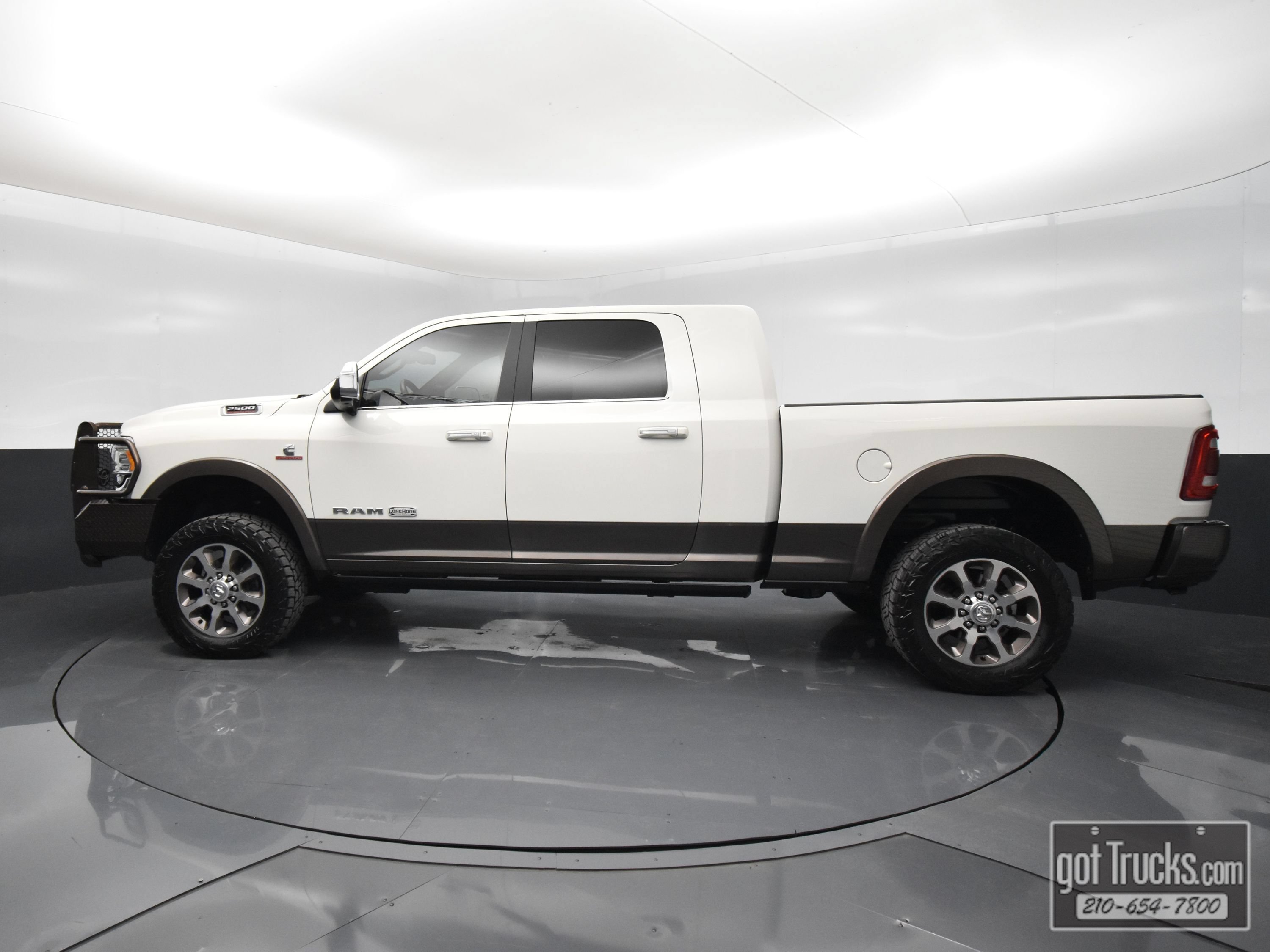 Used 2022 RAM 2500 Limited AWD/4WD image 3