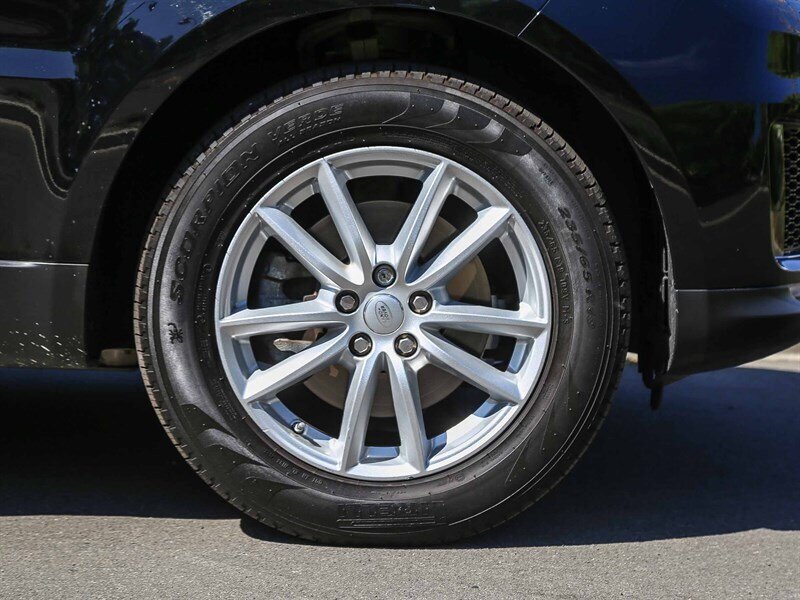Used 2019 Land Rover Range Rover Sport SE AWD/4WD image 11