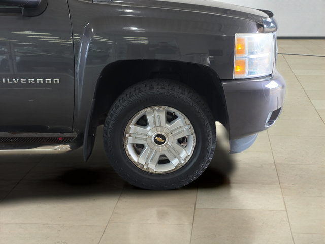 Used 2011 Chevrolet Silverado 1500 LTZ w/ Suspension Package, Off-Road AWD/4WD image 28