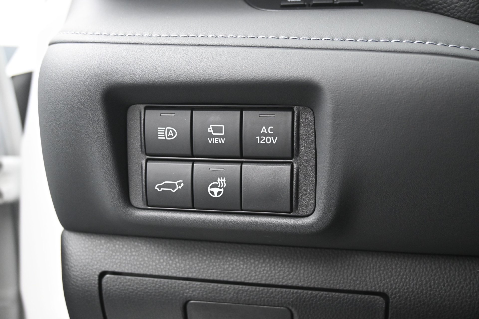 Used 2025 Toyota Highlander Platinum AWD/4WD image 30