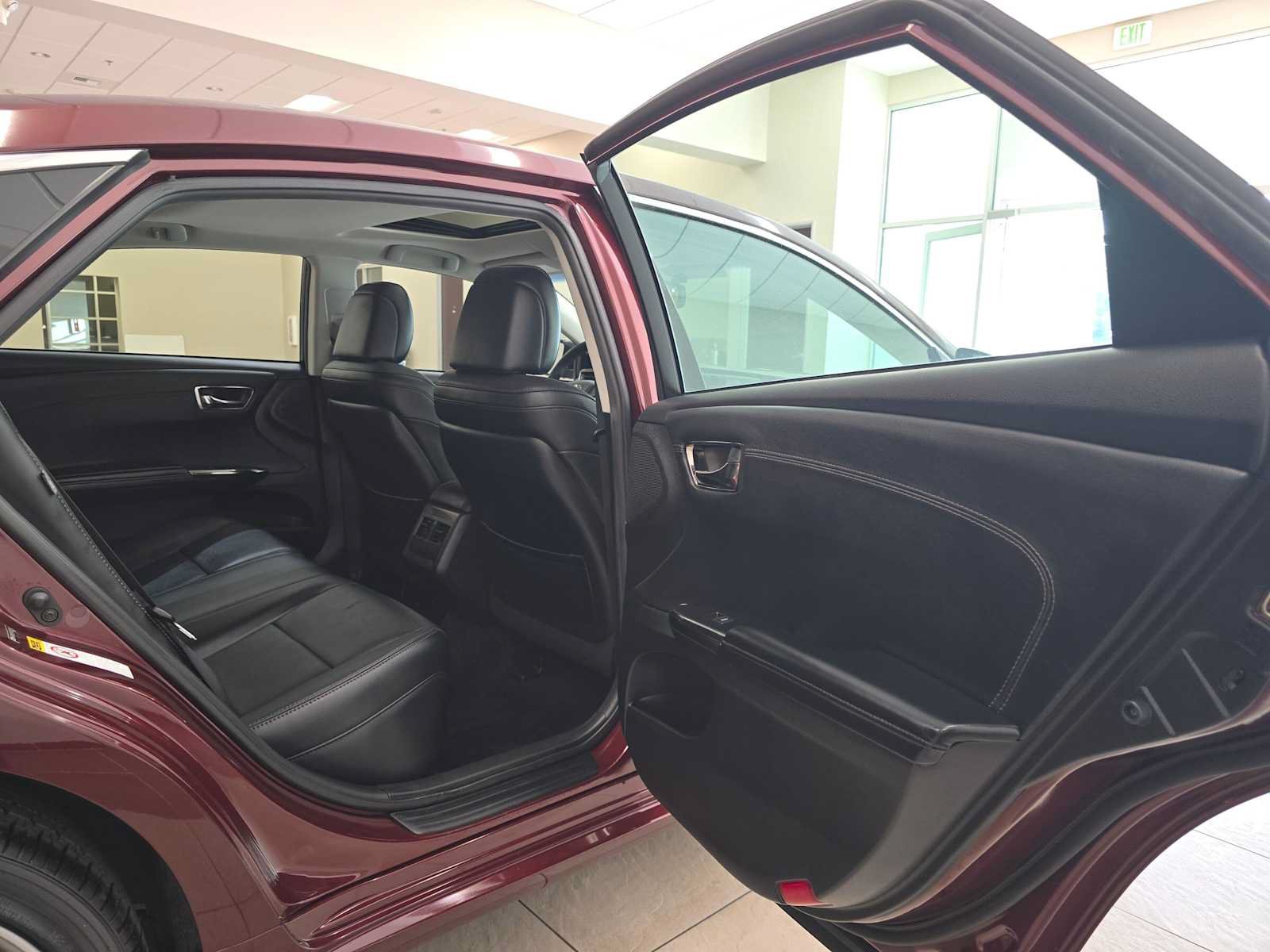 Used 2015 Toyota Avalon XLE Touring FWD image 26
