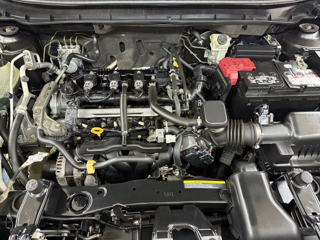 Used 2019 Nissan Kicks SR image 33