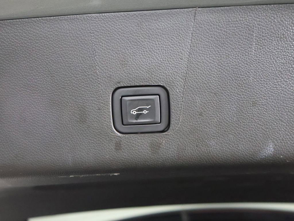 Used 2023 Chevrolet Traverse Premier w/ Redline Edition AWD/4WD image 22