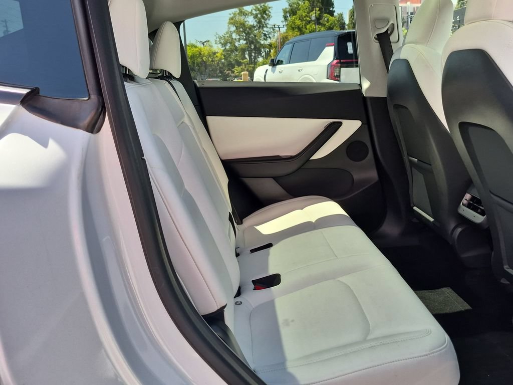 Used 2020 Tesla Model Y Long Range AWD/4WD image 31