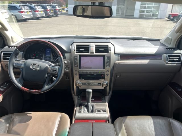 Used 2015 Lexus GX 460 w/ Premium Package AWD/4WD image 13