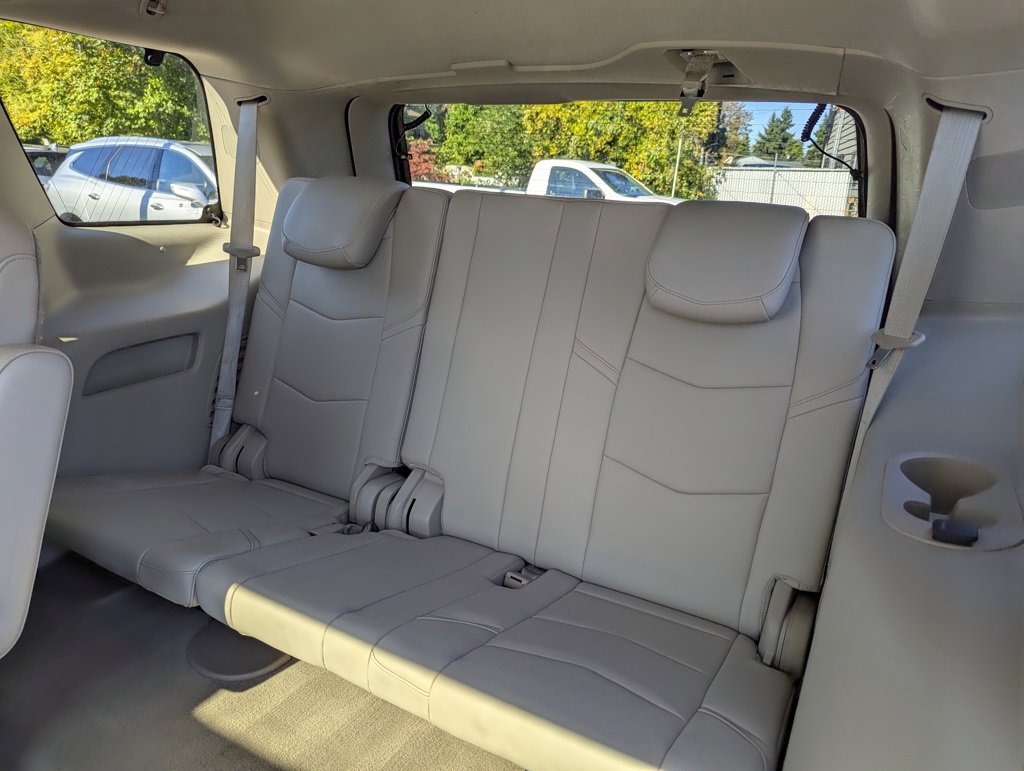 Used 2018 Cadillac Escalade Luxury image 32