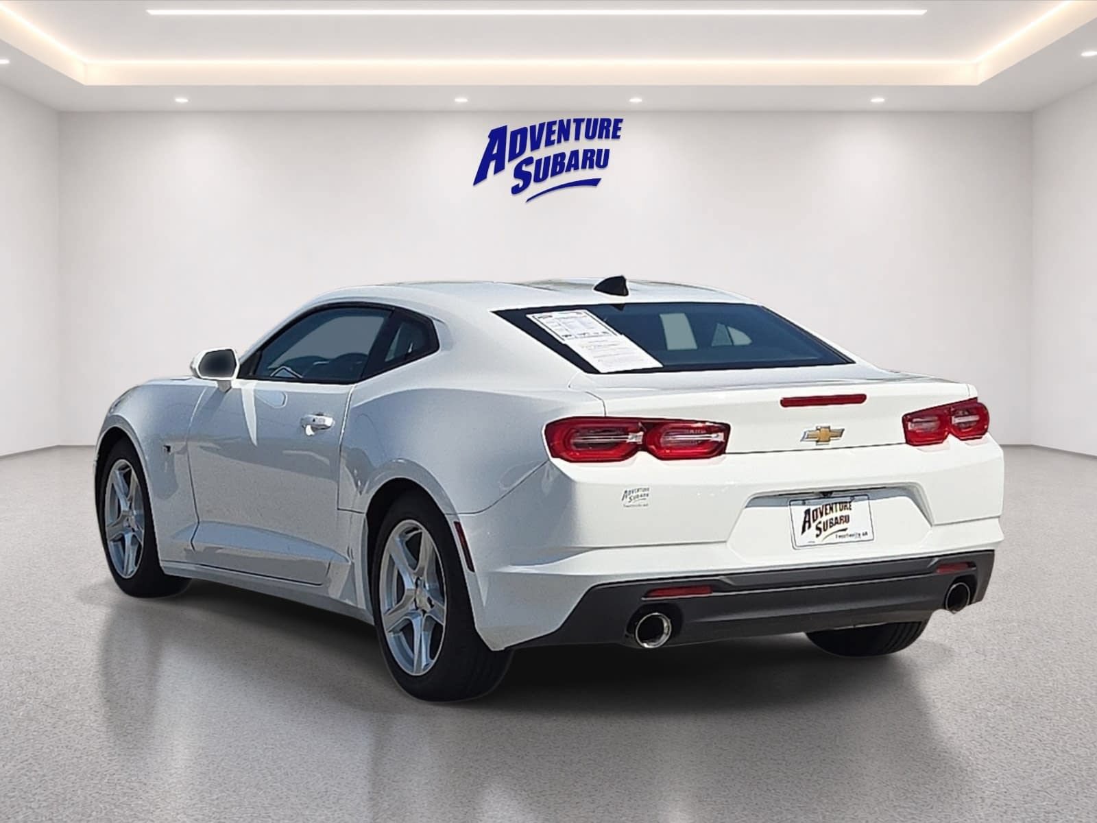 Used 2023 Chevrolet Camaro LT RWD image 5