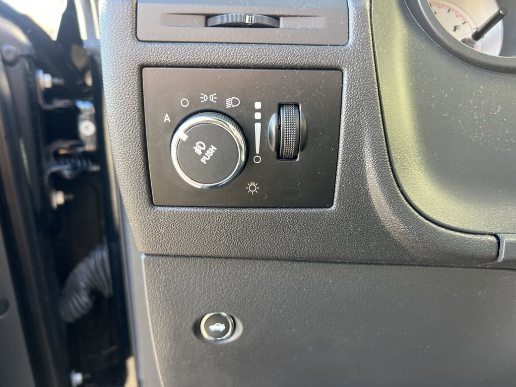 Used 2013 Dodge Challenger SRT8 w/ Harman Kardon Audio Group image 11