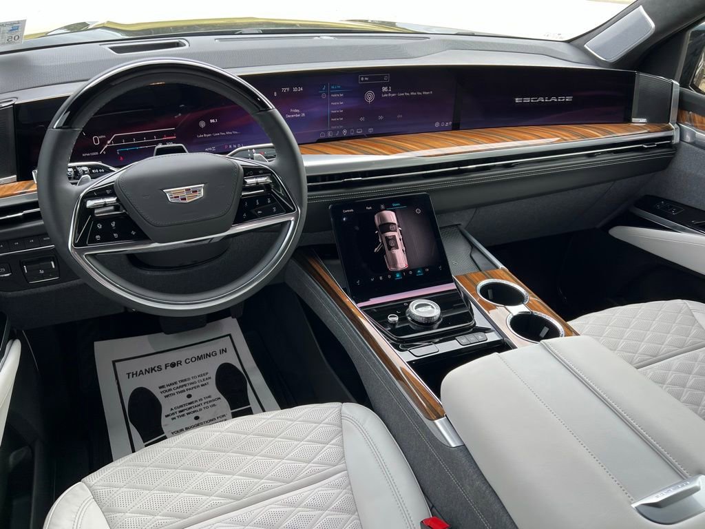 Used 2025 Cadillac Escalade Sport Platinum w/ LPO, ONYX Package image 11