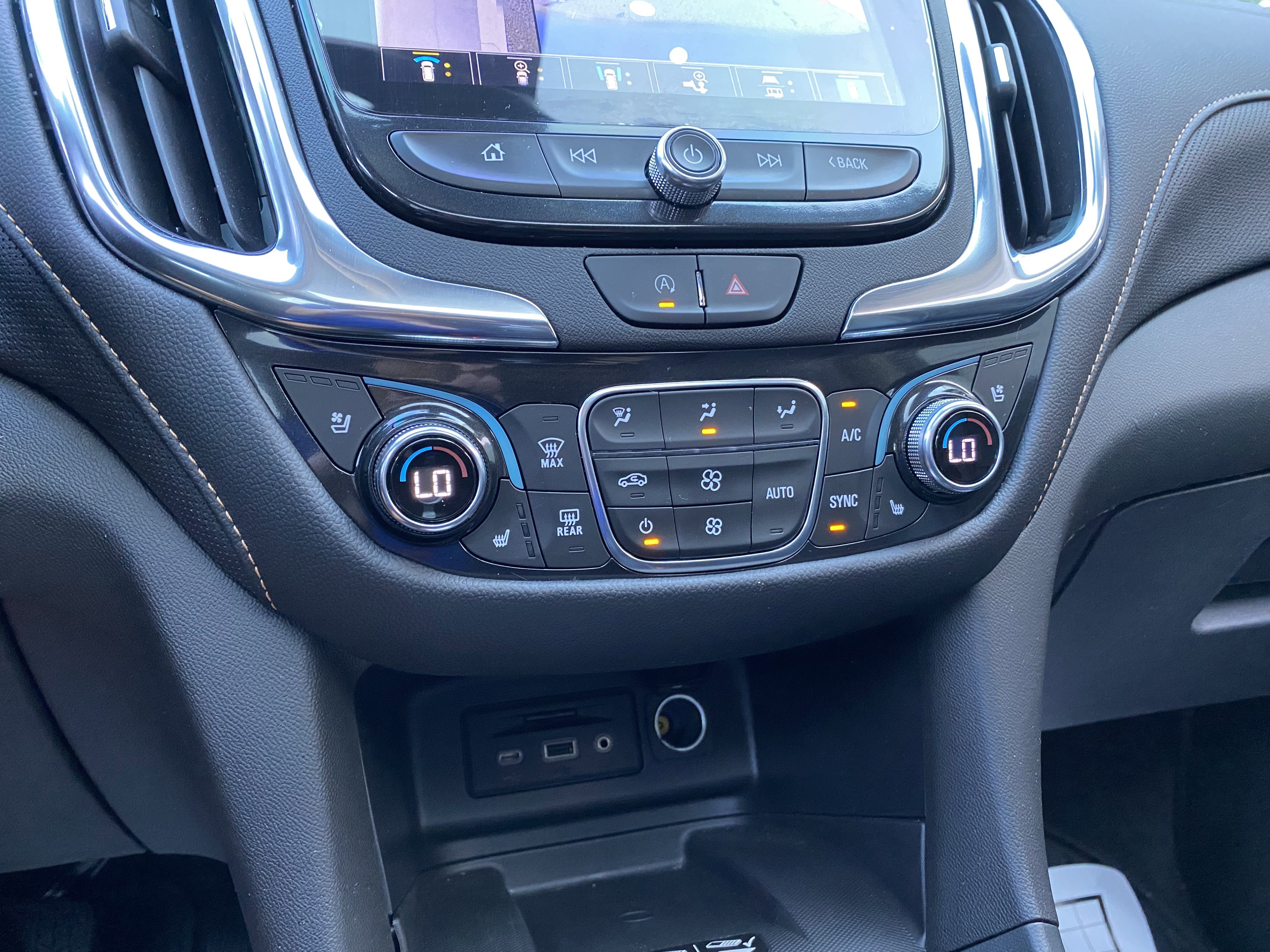 Used 2023 Chevrolet Equinox Premier FWD image 29