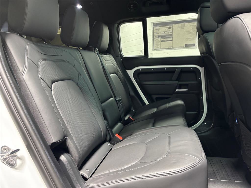 New 2026 Land Rover Defender 130 X-Dynamic SE image 38