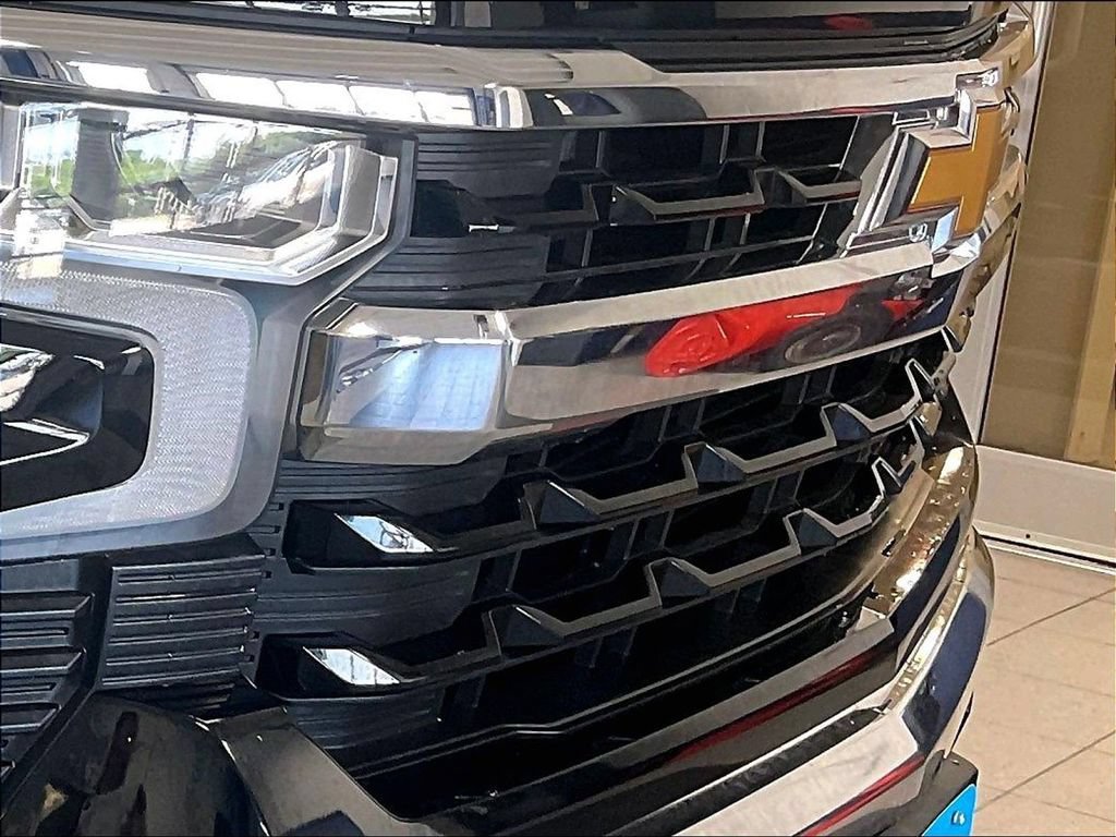 Used 2024 Chevrolet Silverado 1500 LT AWD/4WD image 31